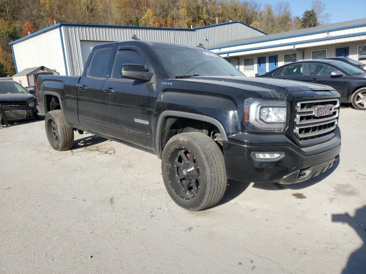 2017 GMC Sierra - Image 4