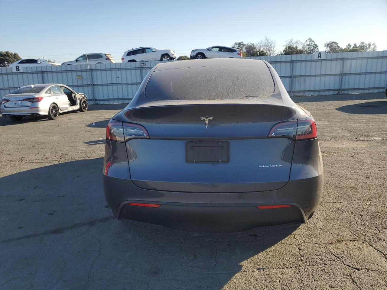 2023 Tesla Model Y VIN: 7SAYGDEE5PA077663 Lot: 76091524