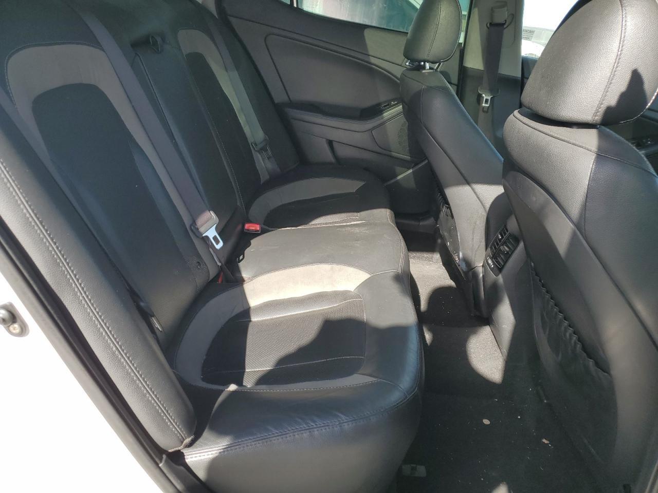 2012 Kia Optima - Image 10