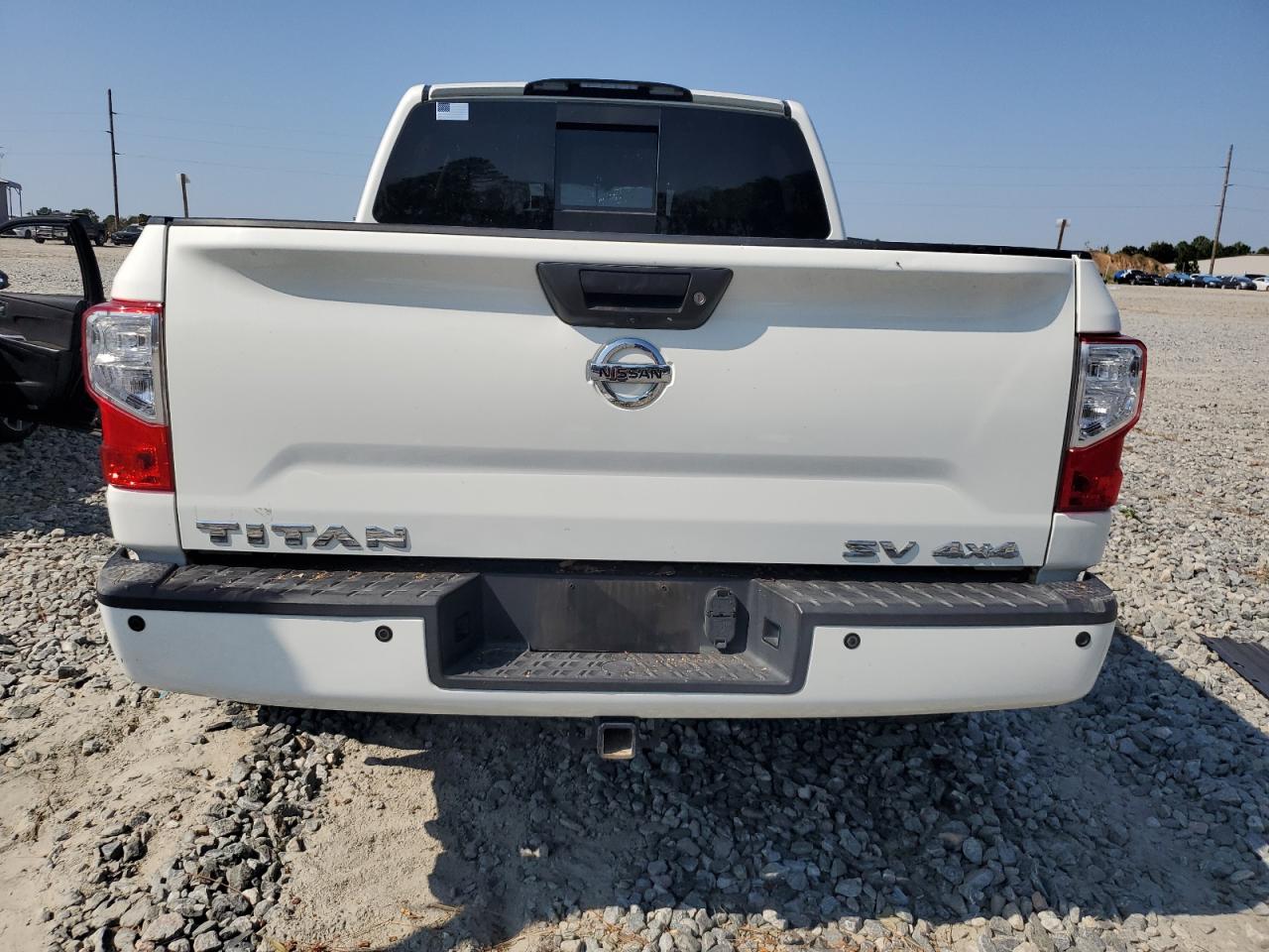 1N6AA1E56HN575081 2017 Nissan Titan Sv