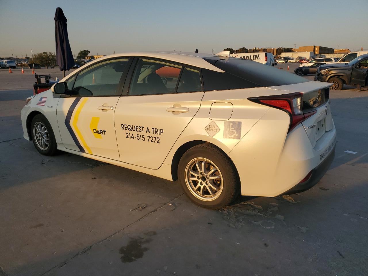 2019 Toyota Prius - Image 2