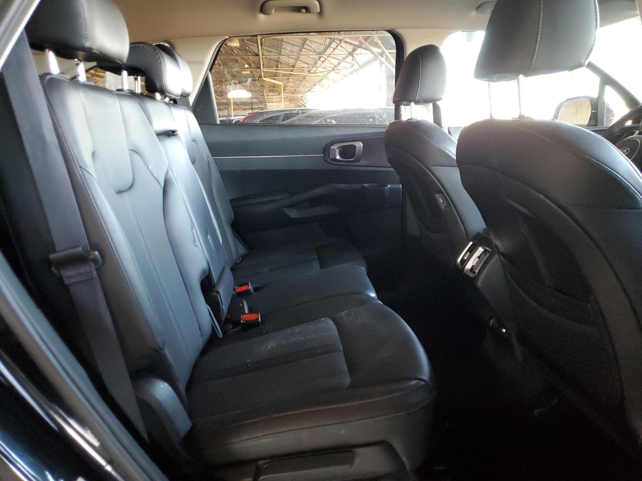 2021 Kia Sorento - Image 10