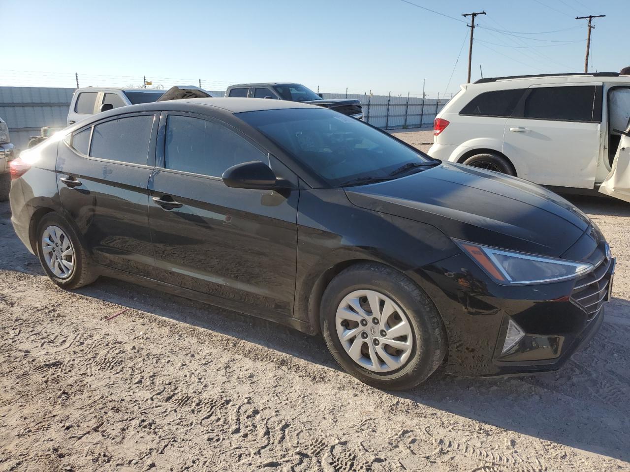 VIN 5NPD74LF1KH488532 2019 HYUNDAI ELANTRA no.4