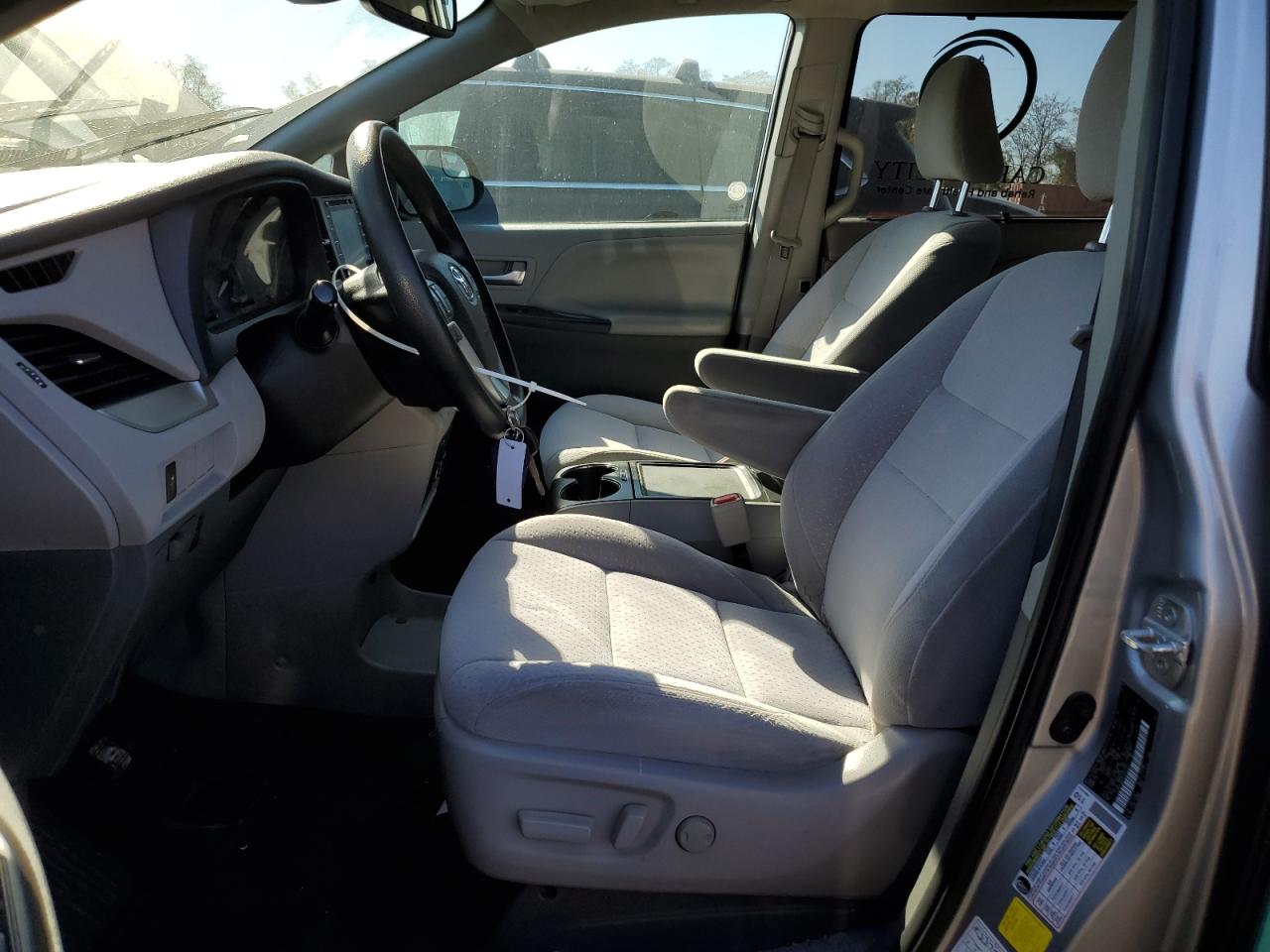 2020 Toyota Sienna - Image 7