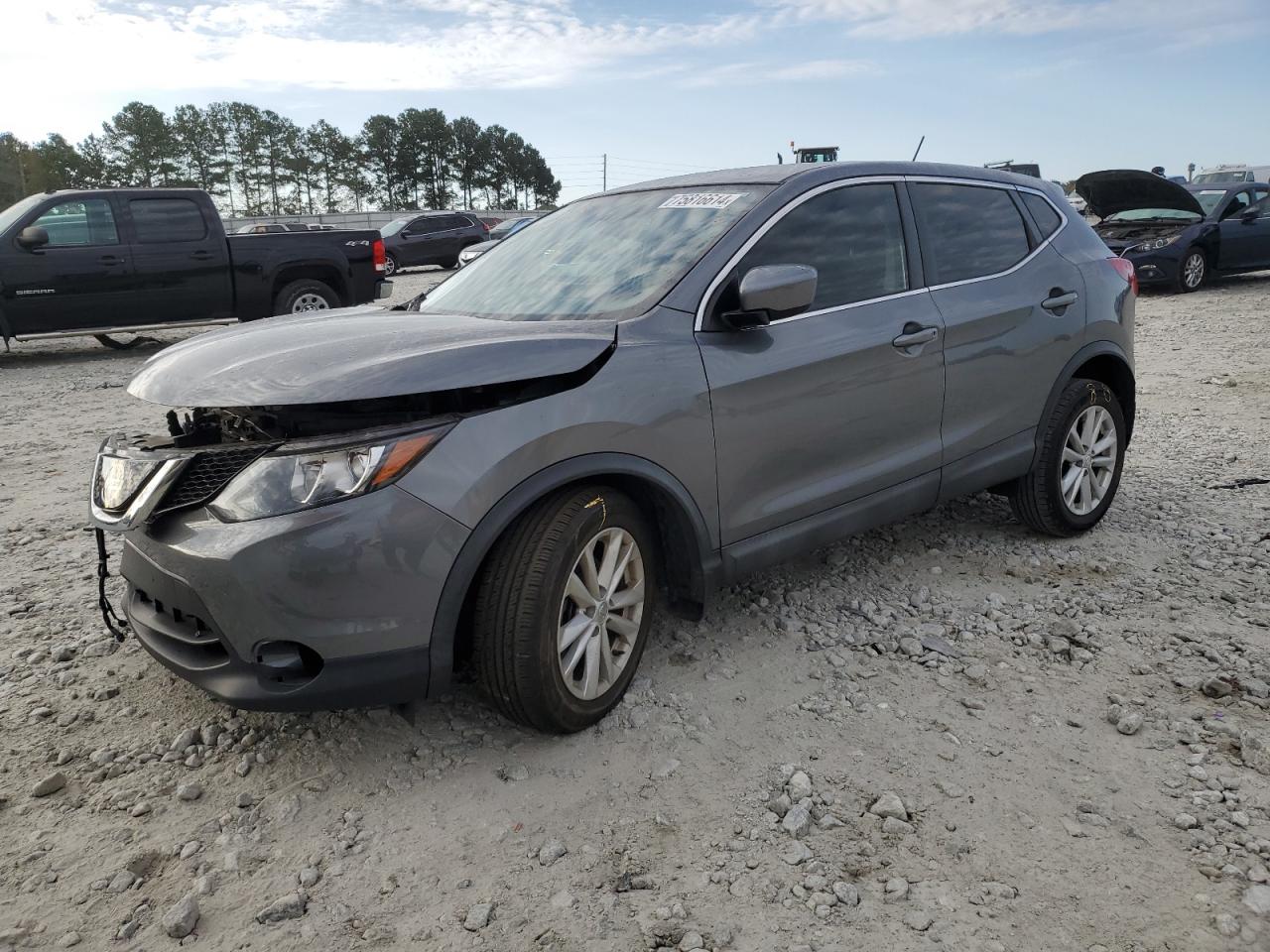 2018 Nissan Rogue - Image 1