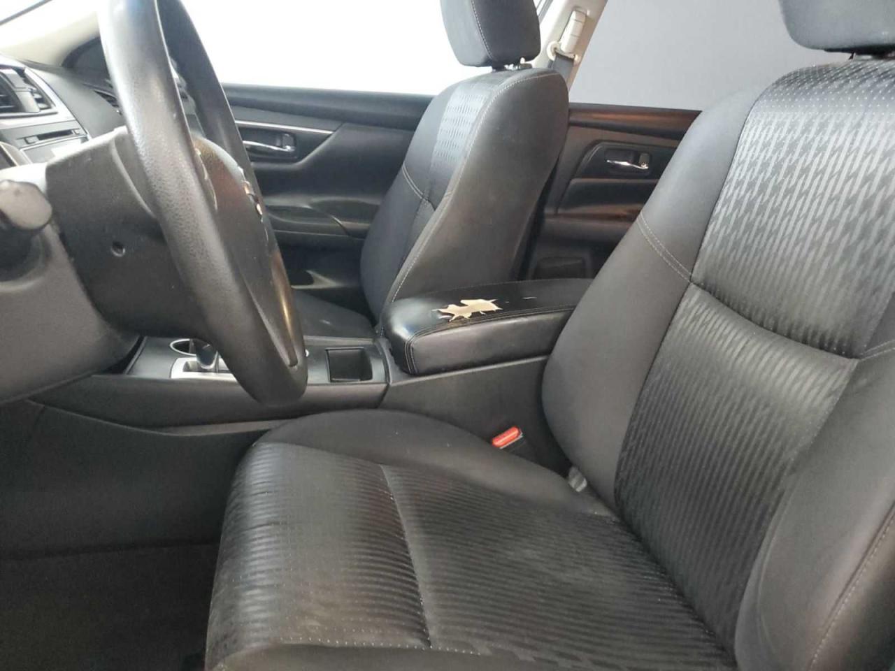2016 Nissan Altima - Image 5
