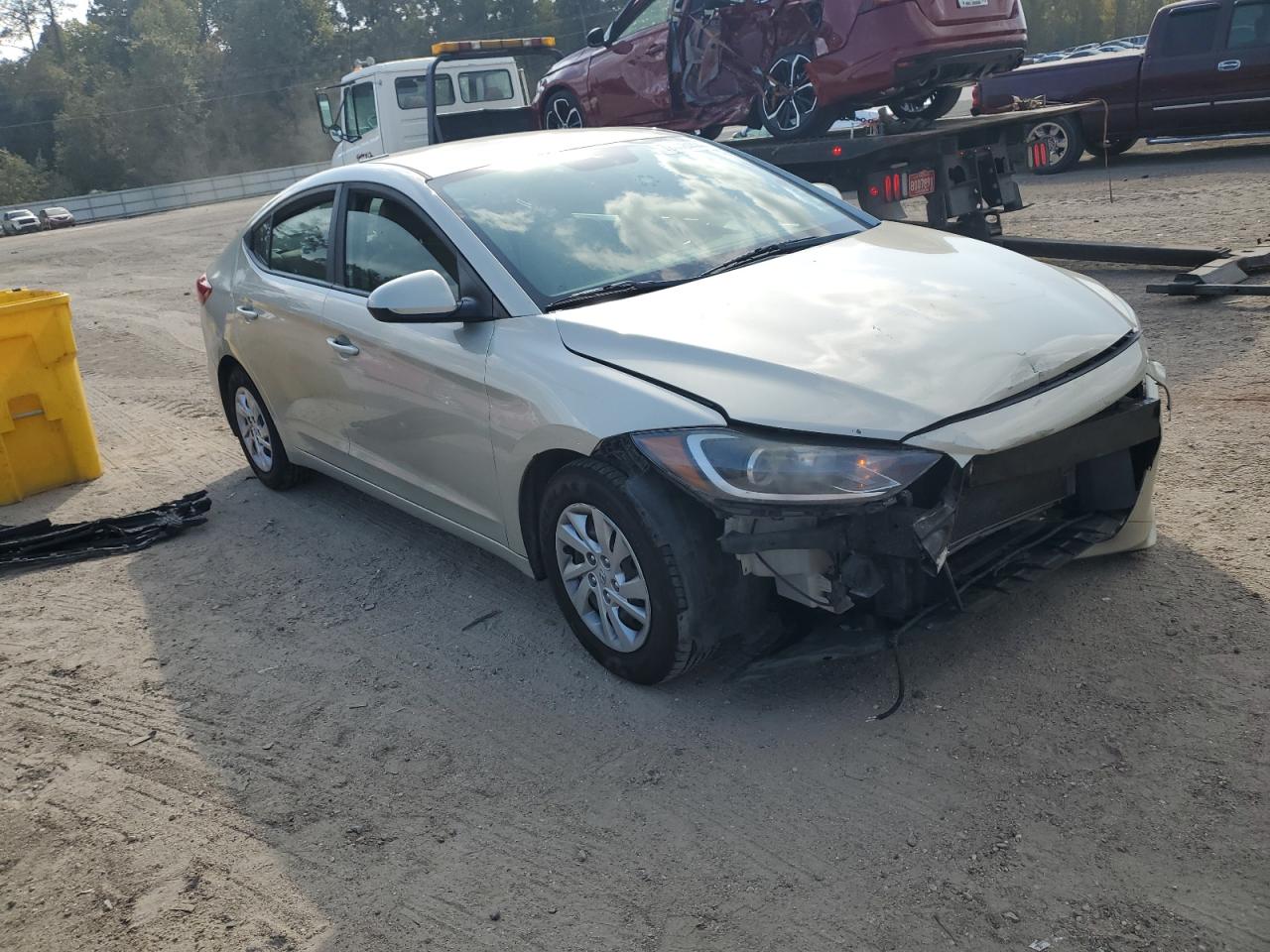2017 Hyundai Elantra - Image 4