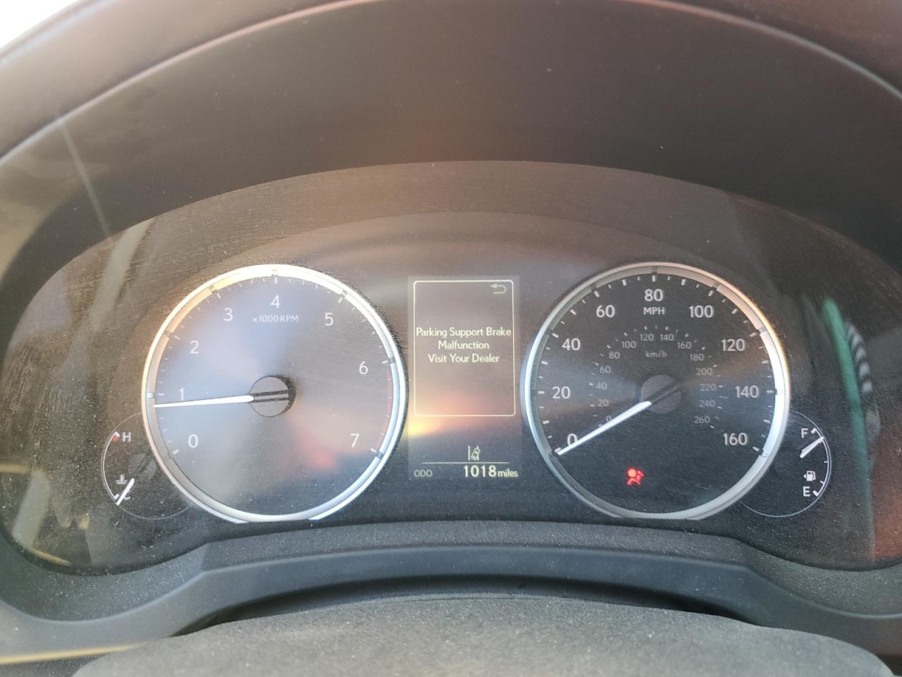 2024 Lexus IS - Image 9