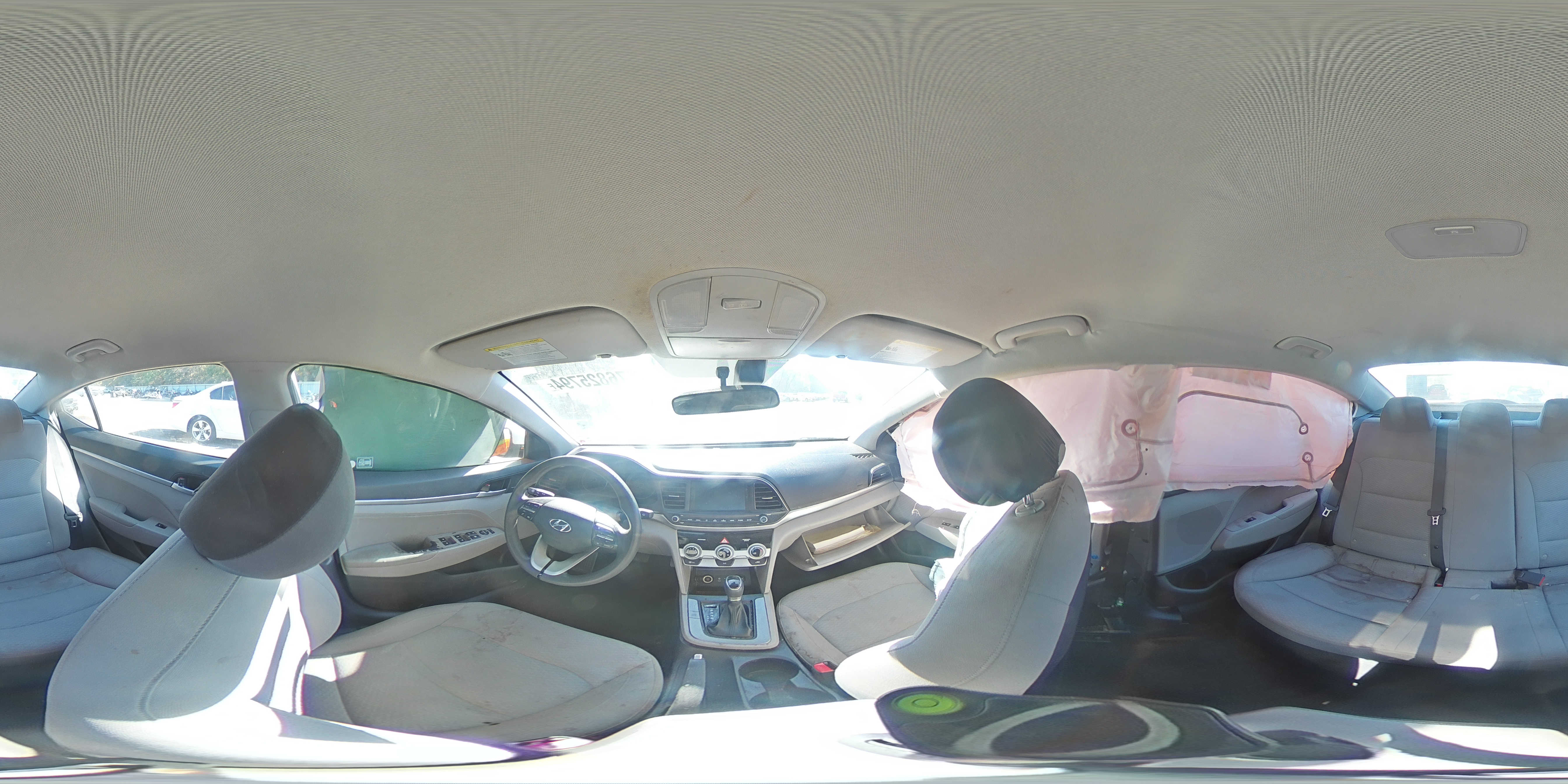2019 Hyundai Elantra - Image 14