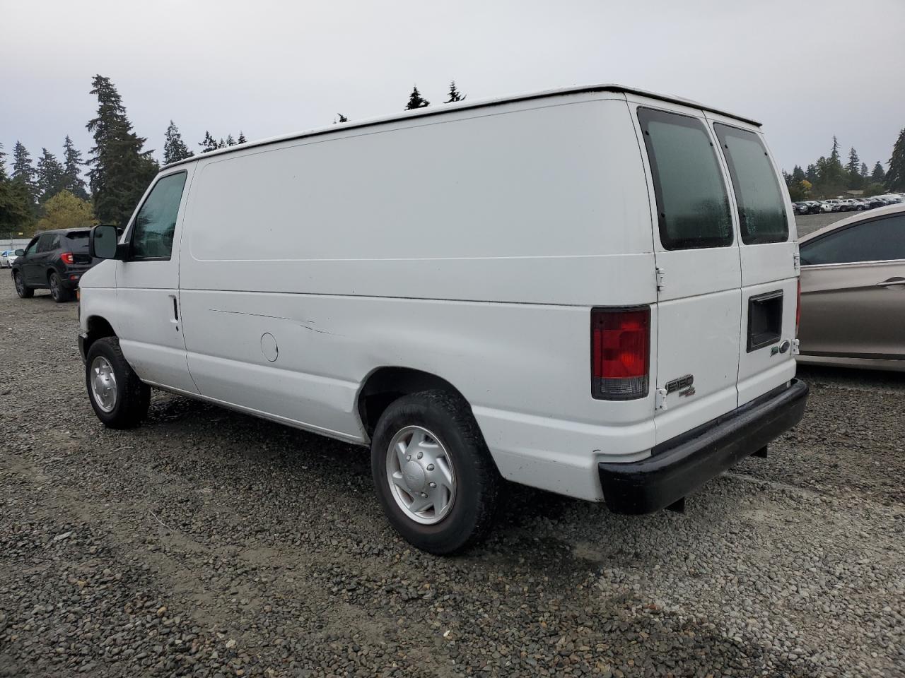 2011 Ford Econoline - Image 2
