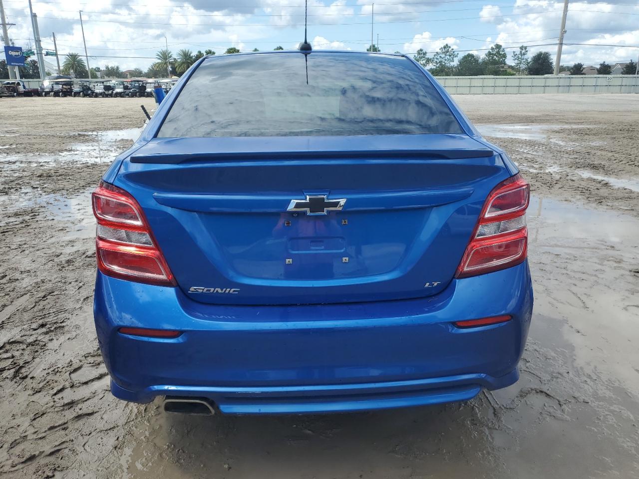 2017 Chevrolet Sonic - Image 6