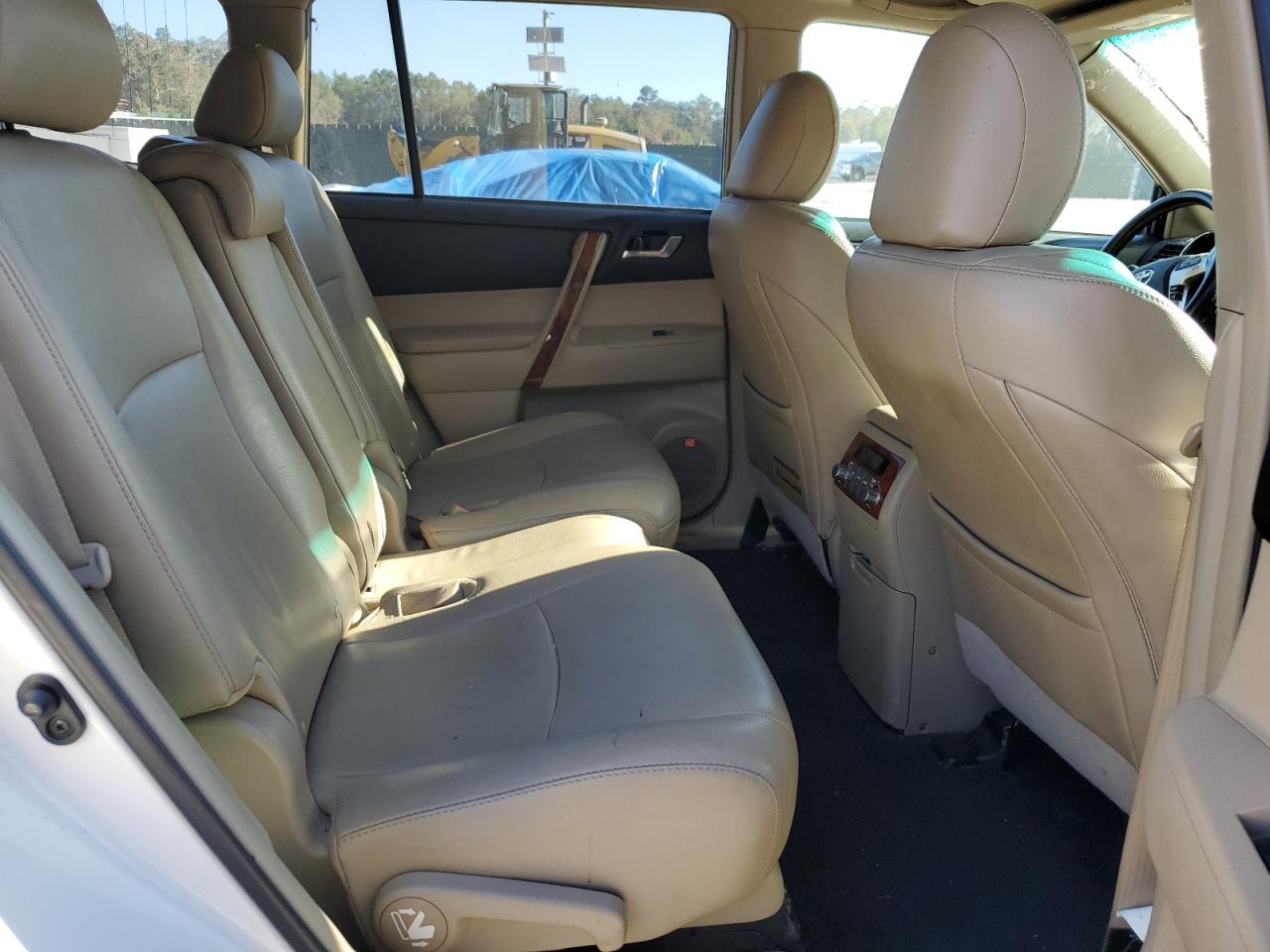 2011 Toyota Highlander - Image 11