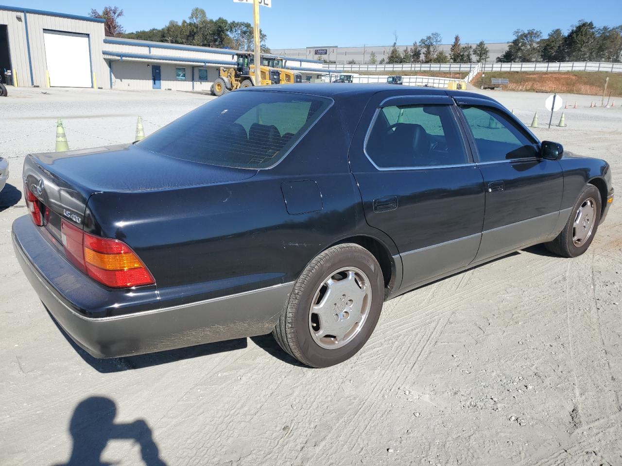 2000 Lexus LS - Image 3