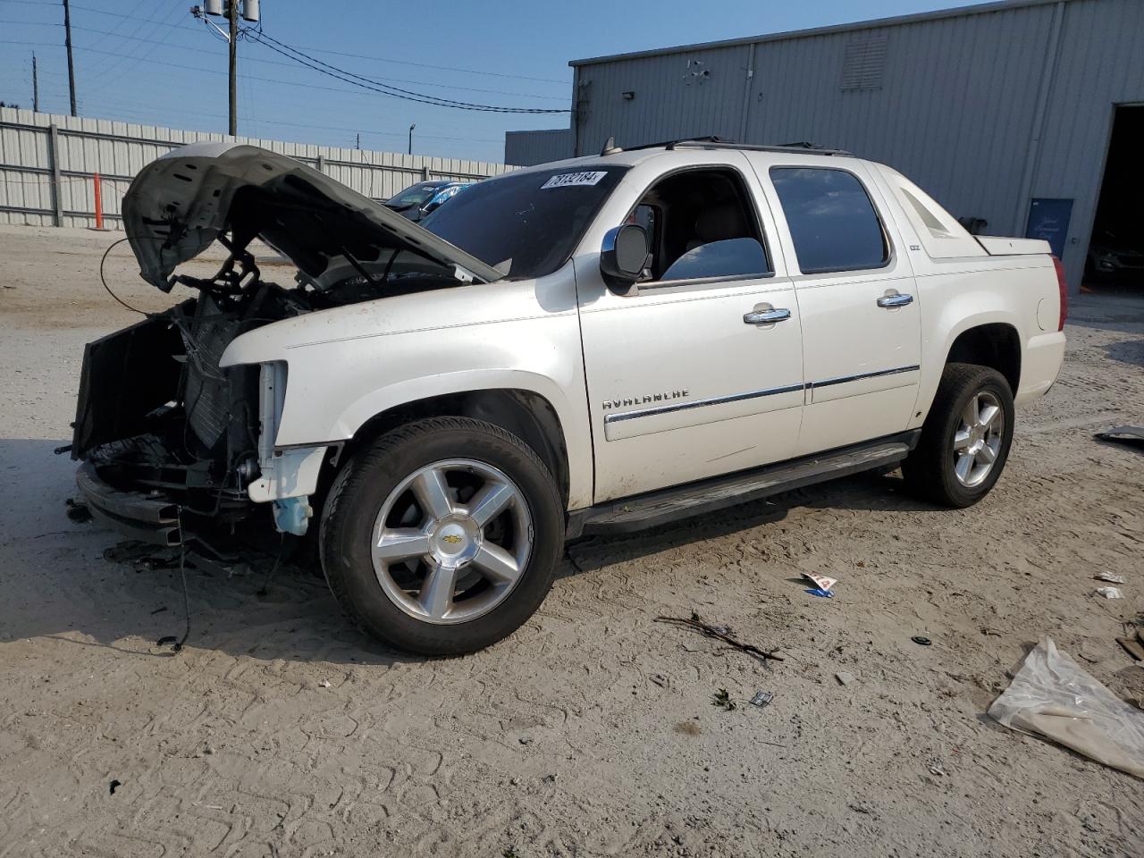 2011 Chevrolet Avalanche Ltz VIN: 3GNTKGE33BG341353 Lot: 61023715