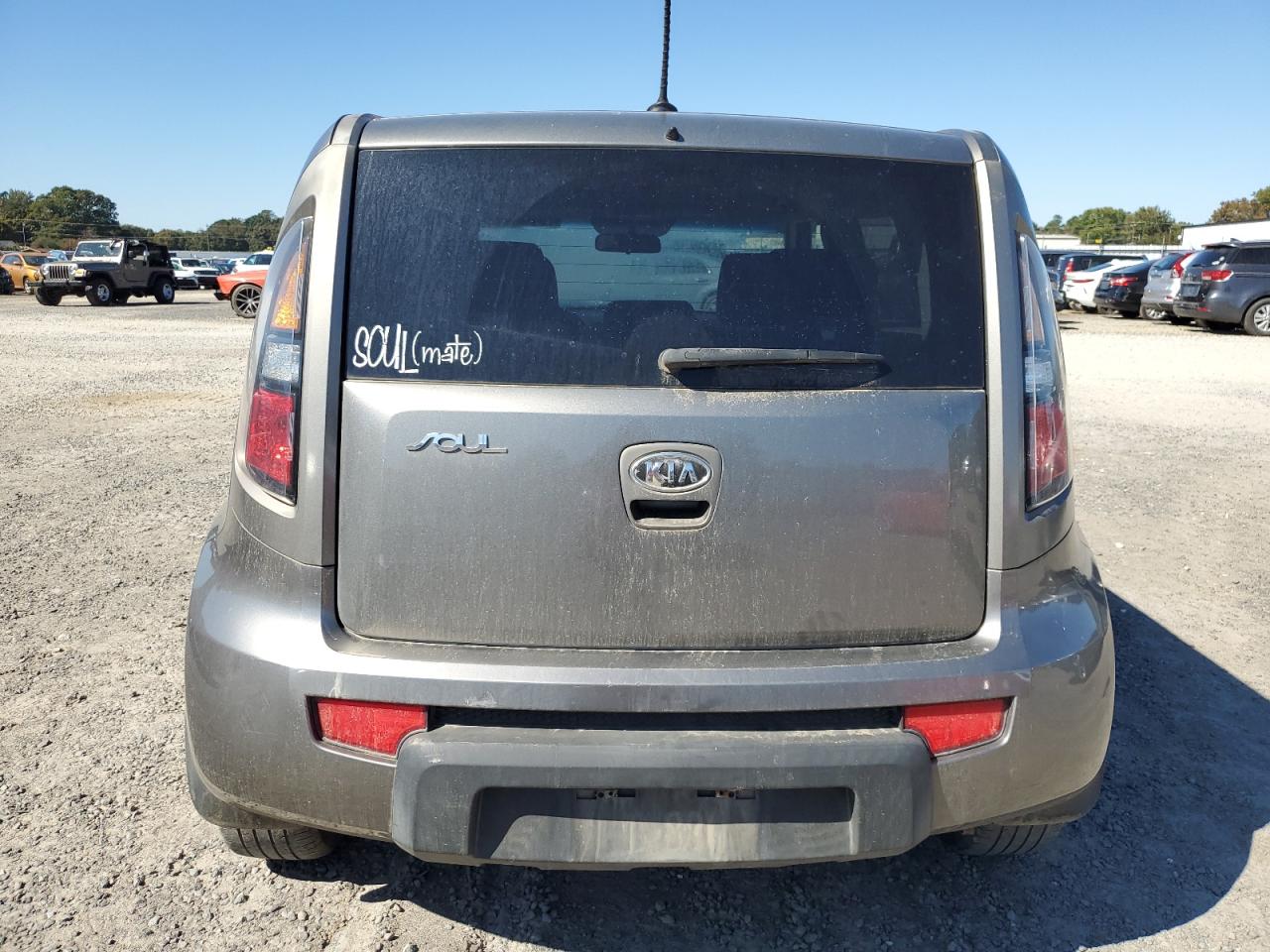 2010 Kia Soul + VIN: KNDJT2A27A7029186 Lot: 76514804