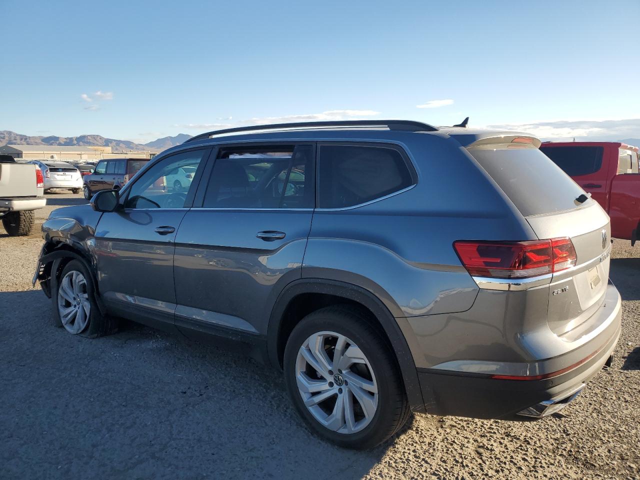 2021 Volkswagen Atlas - Image 2