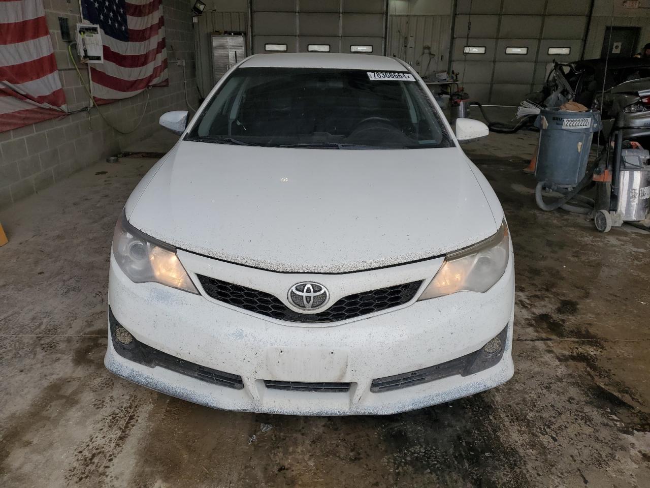 2014 Toyota Camry - Image 5