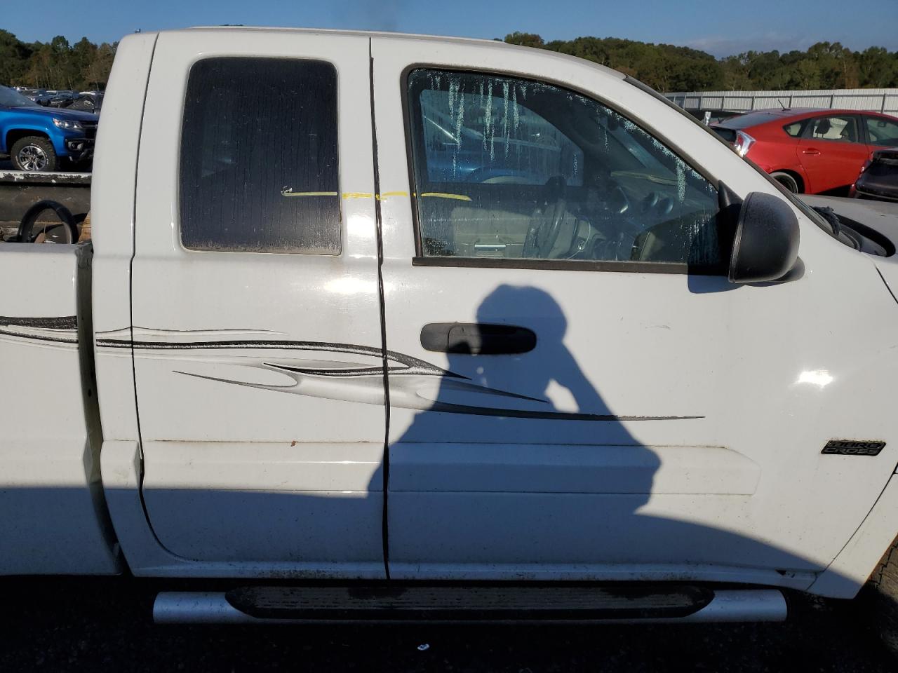2006 Mitsubishi Raider - Image 12