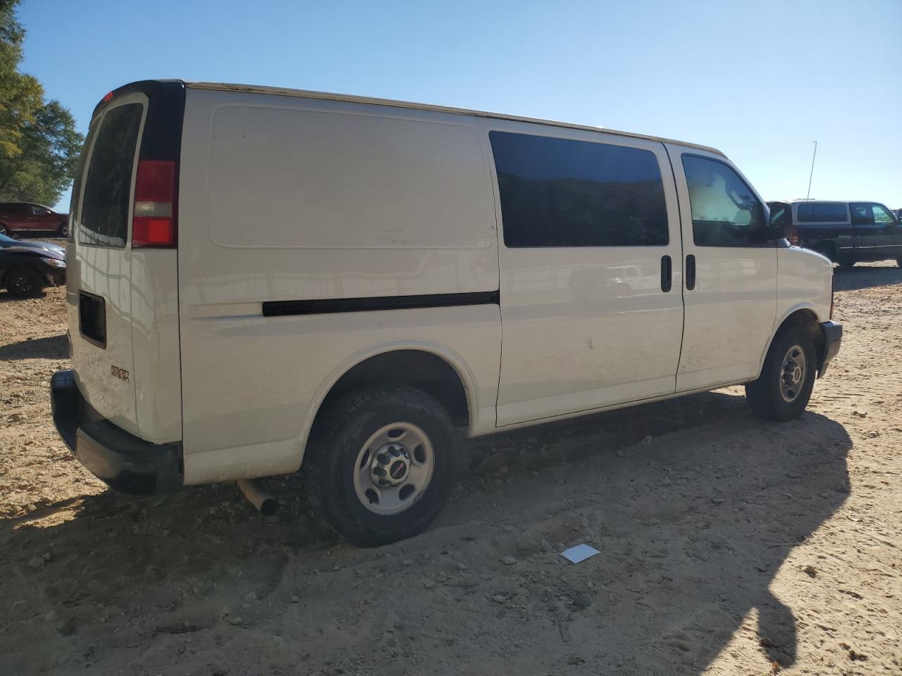 2017 GMC Savana - Image 3