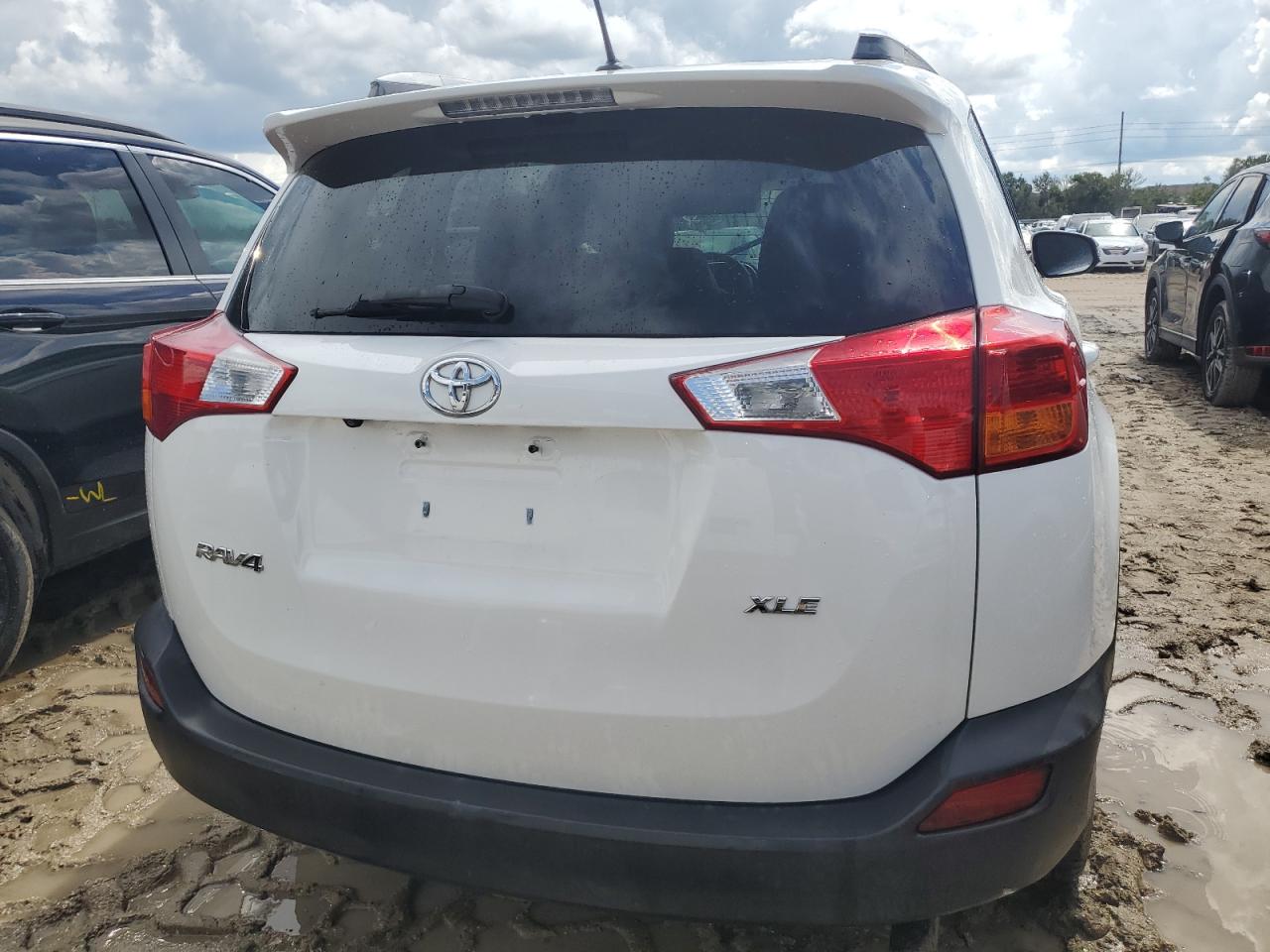 2T3WFREV7FW139046 2015 Toyota Rav4 Xle
