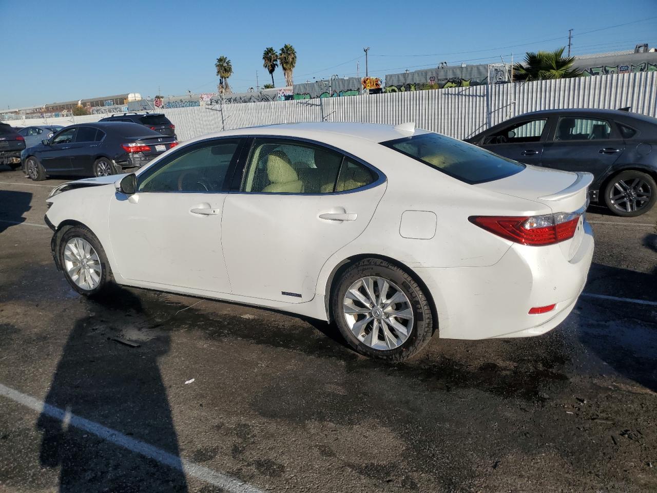 2015 Lexus ES - Image 2