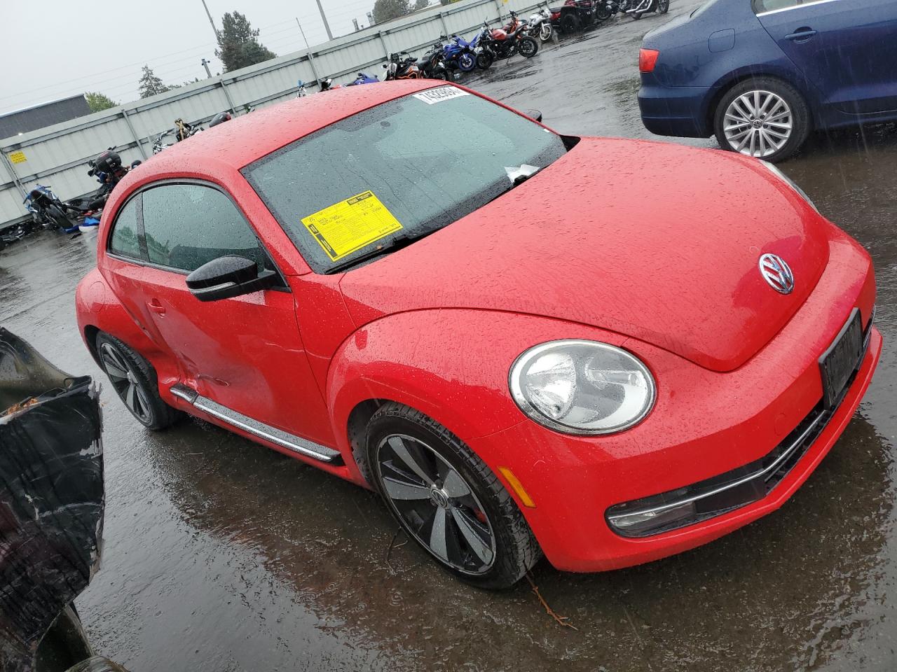 2013 Volkswagen Beetle - Image 4