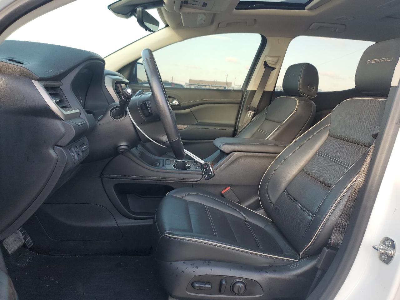 2021 GMC Acadia - Image 7