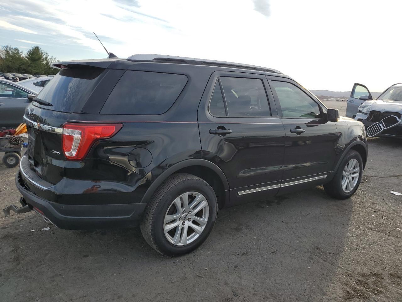 2018 Ford Explorer - Image 3