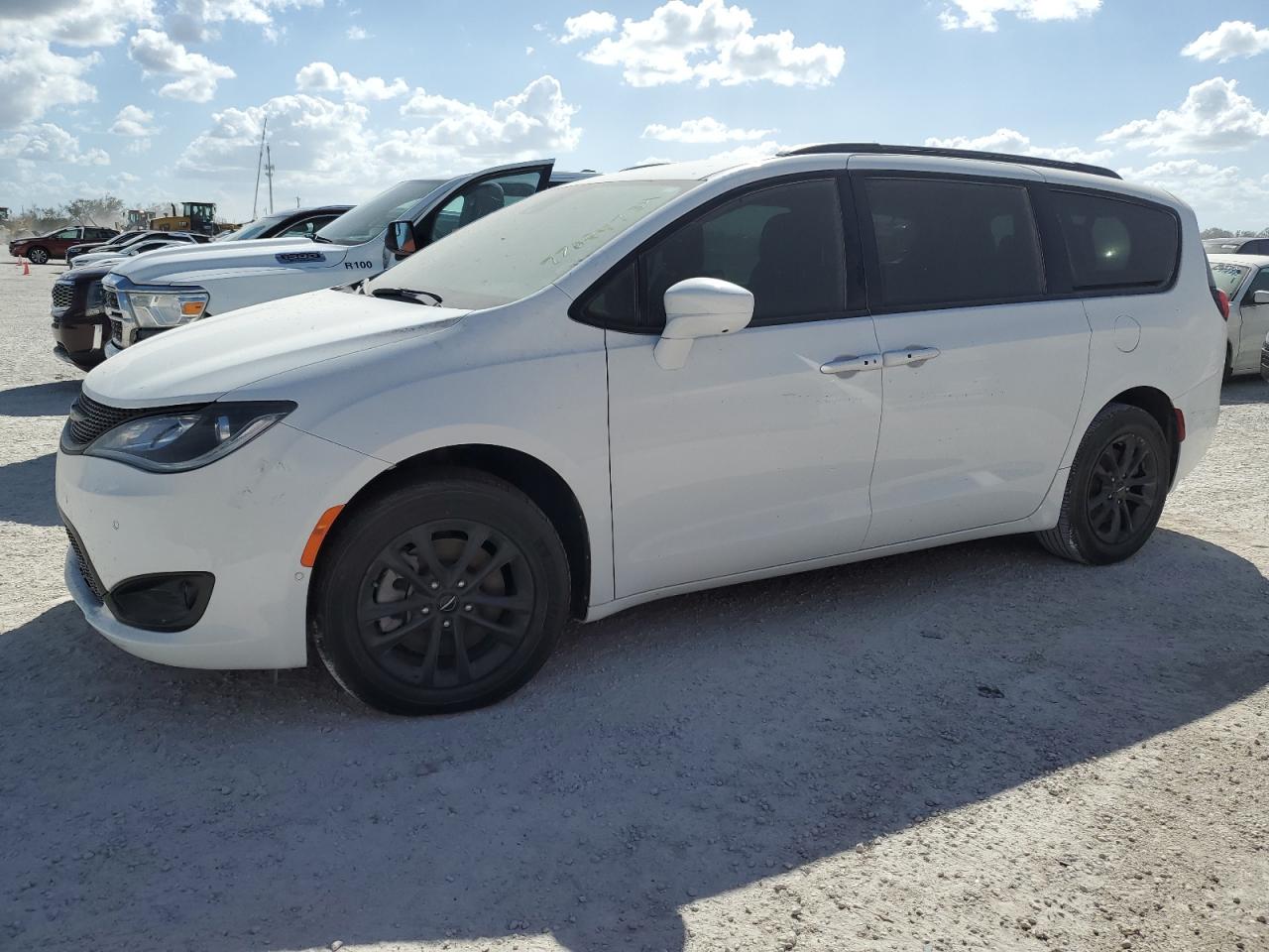 2020 Chrysler Pacifica - Image 1