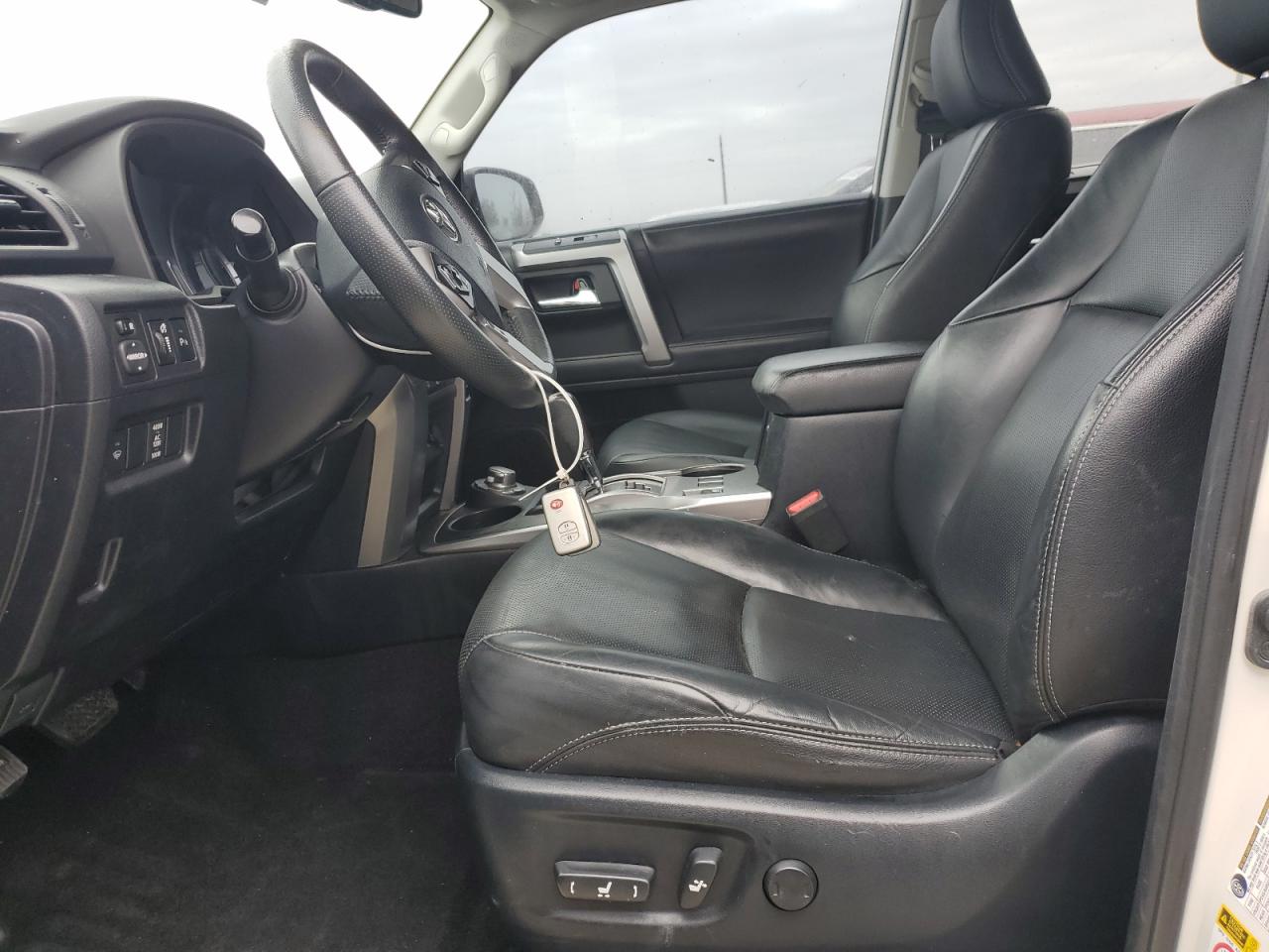 JTEBU5JR8K5620880 2019 Toyota 4Runner Sr5