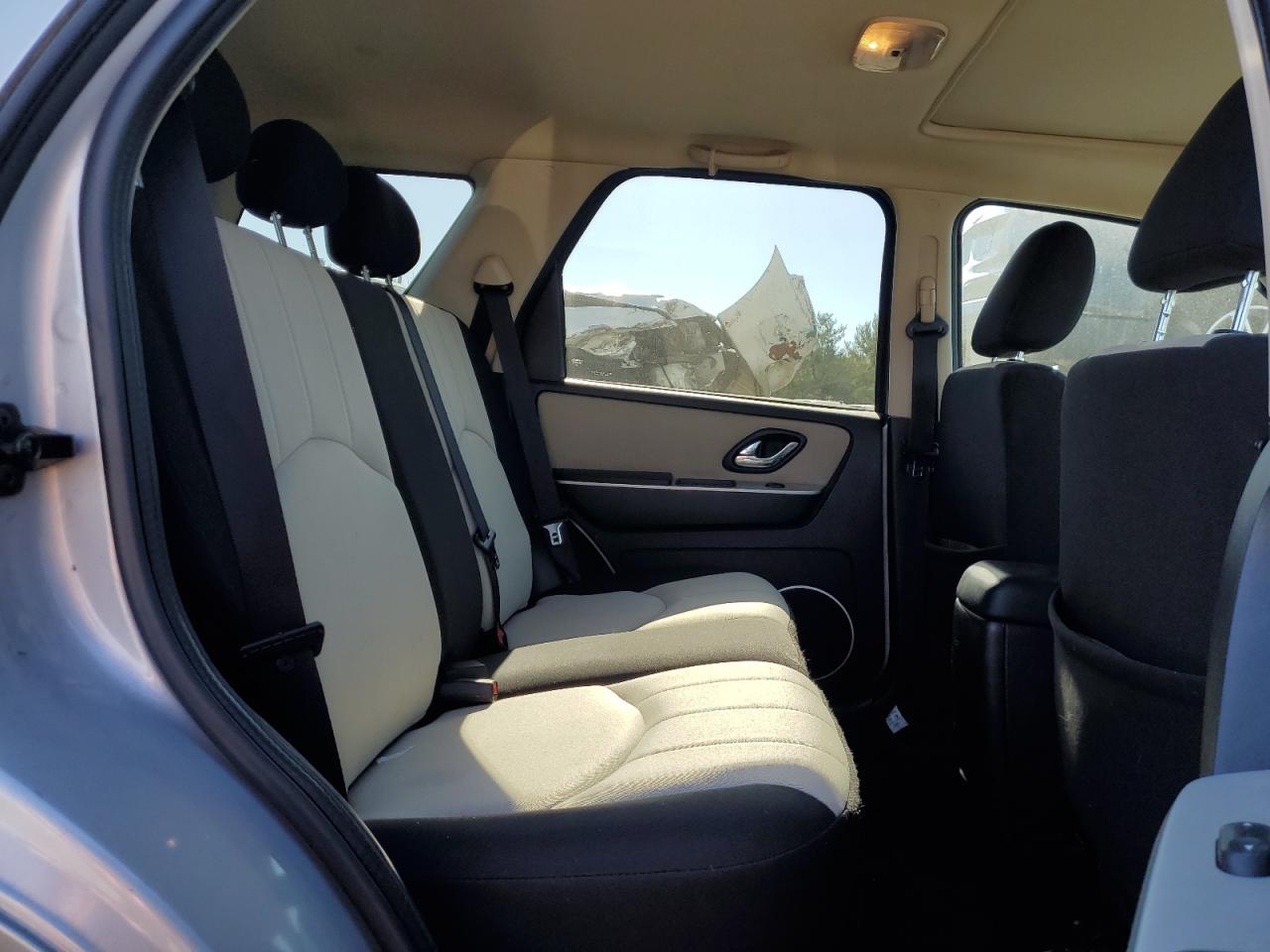 2005 Mercury Mariner - Image 11