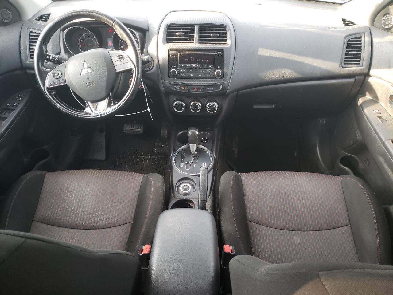 2017 Mitsubishi Outlander - Image 8