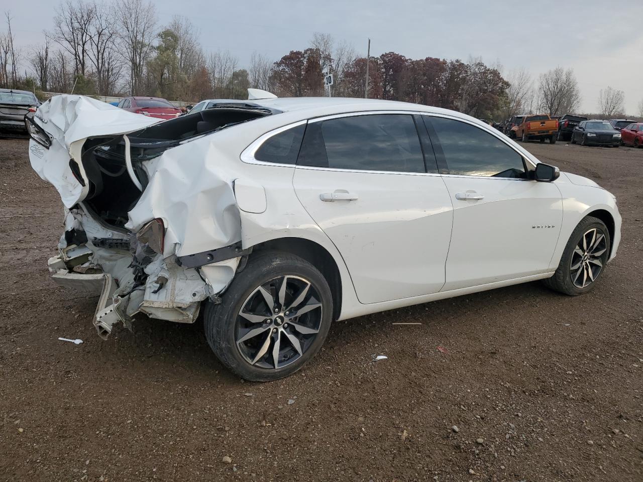 2017 Chevrolet Malibu - Image 3
