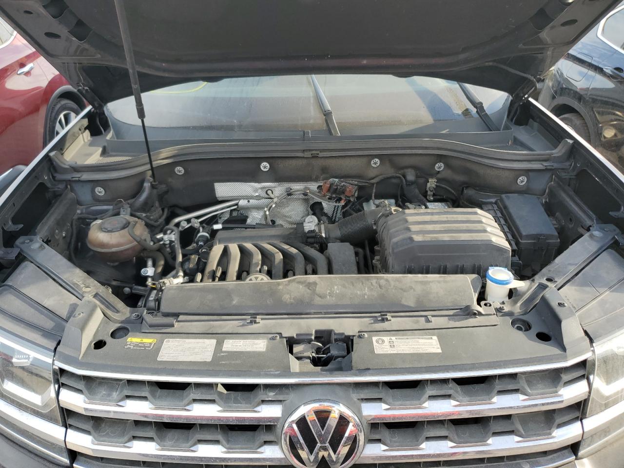 1V2CR2CA2JC567165 2018 Volkswagen Atlas Se