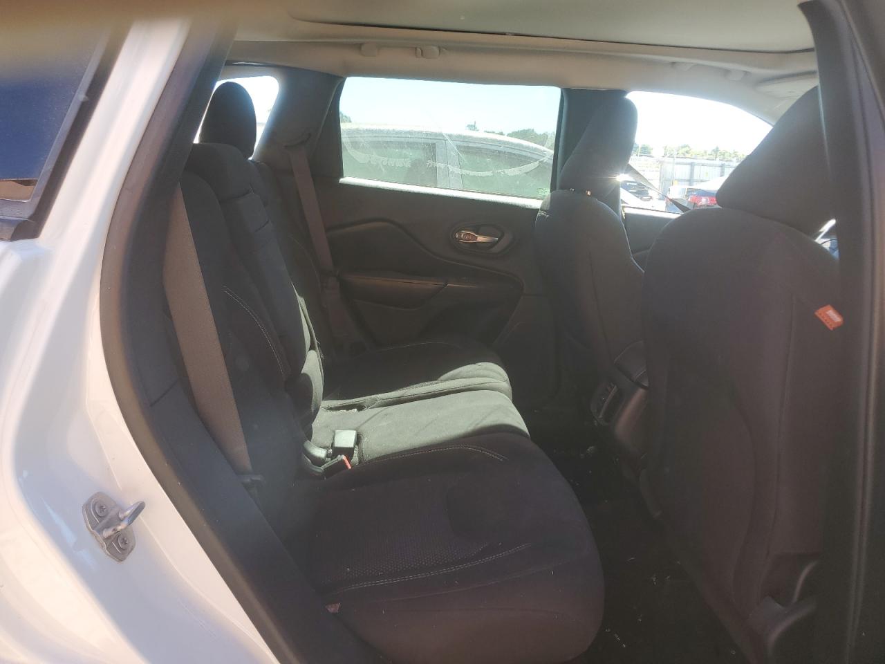 2016 Jeep Cherokee Latitude VIN: 1C4PJLCB2GW297161 Lot: 76263284