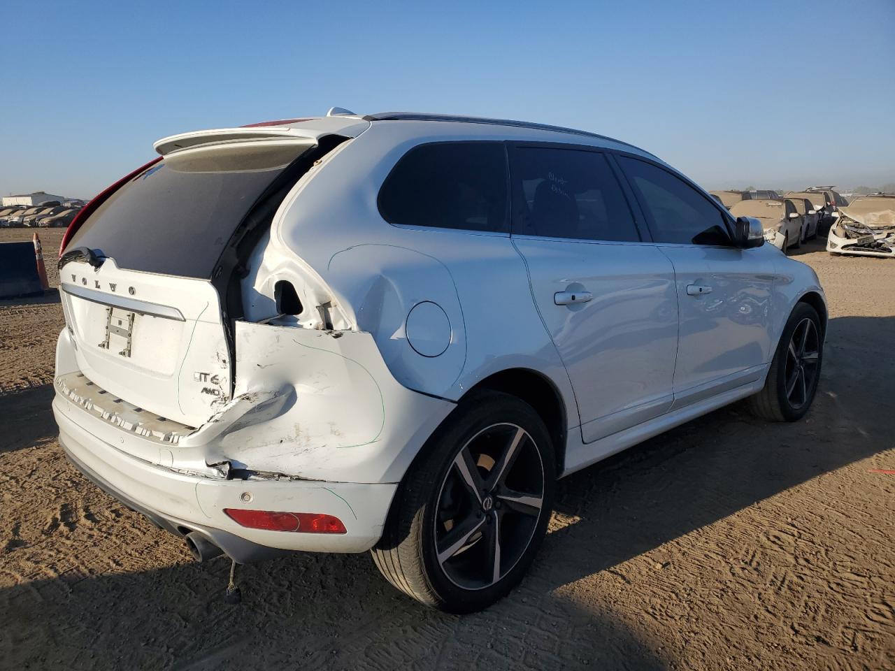 2016 Volvo XC60 - Image 3