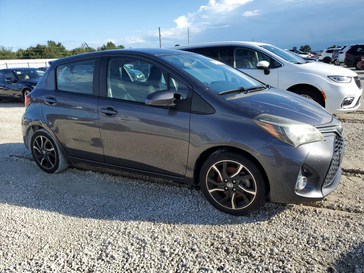 2015 Toyota Yaris - Image 4