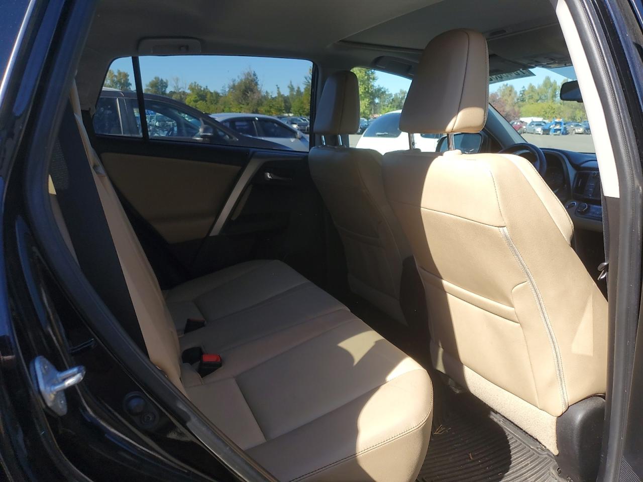 2015 Toyota RAV 4 - Image 10