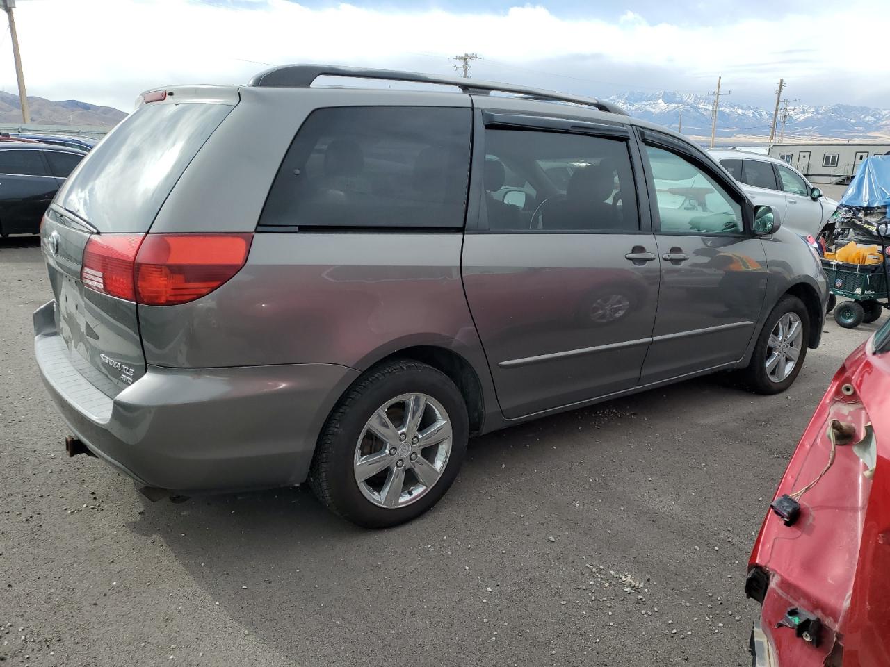 2005 Toyota Sienna - Image 3