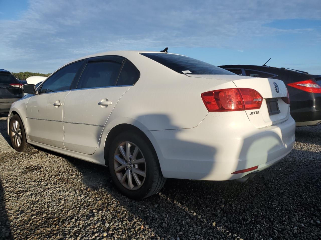 2014 Volkswagen Jetta - Image 2