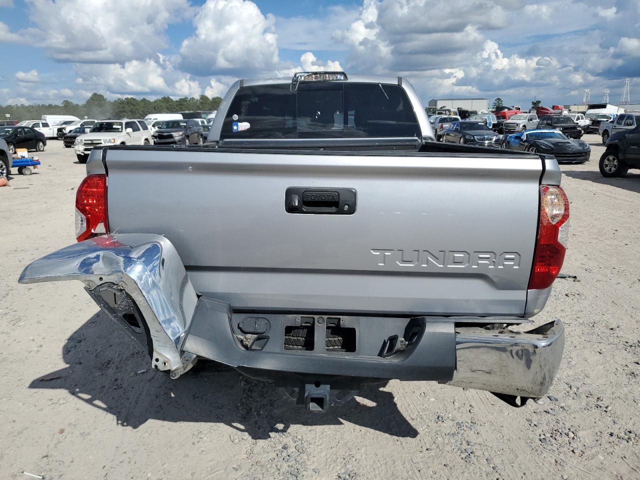 5TFRM5F14HX122453 2017 Toyota Tundra Double Cab Sr