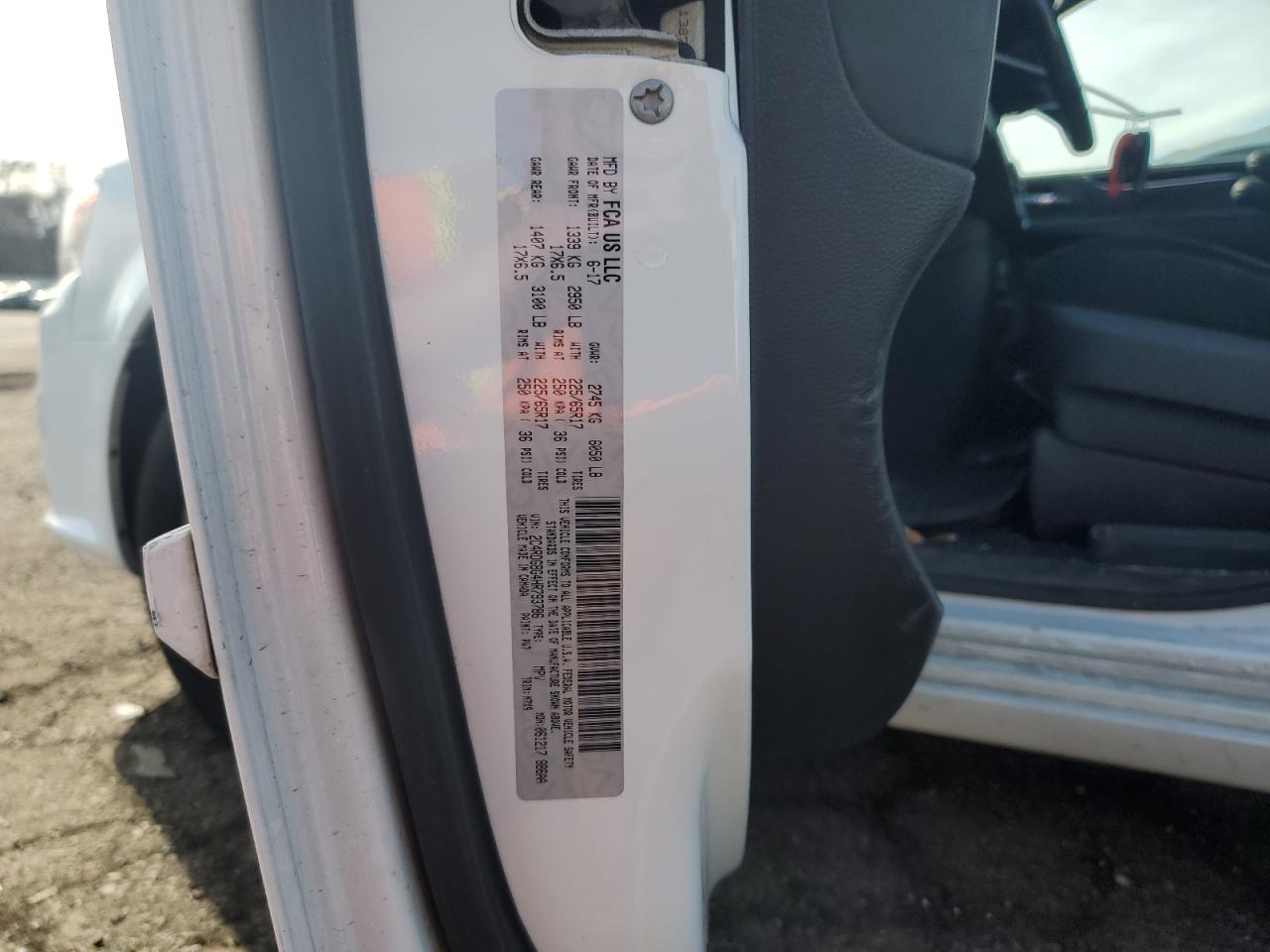 2017 Dodge Caravan - Image 12