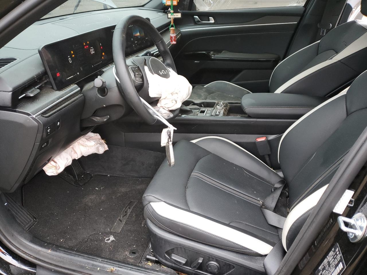 2025 Kia K5 - Image 7