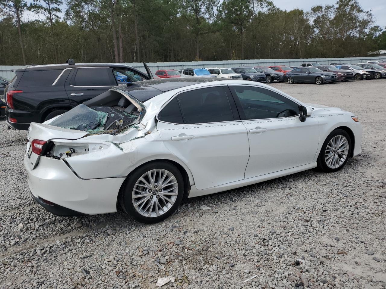 2018 Toyota Camry - Image 3