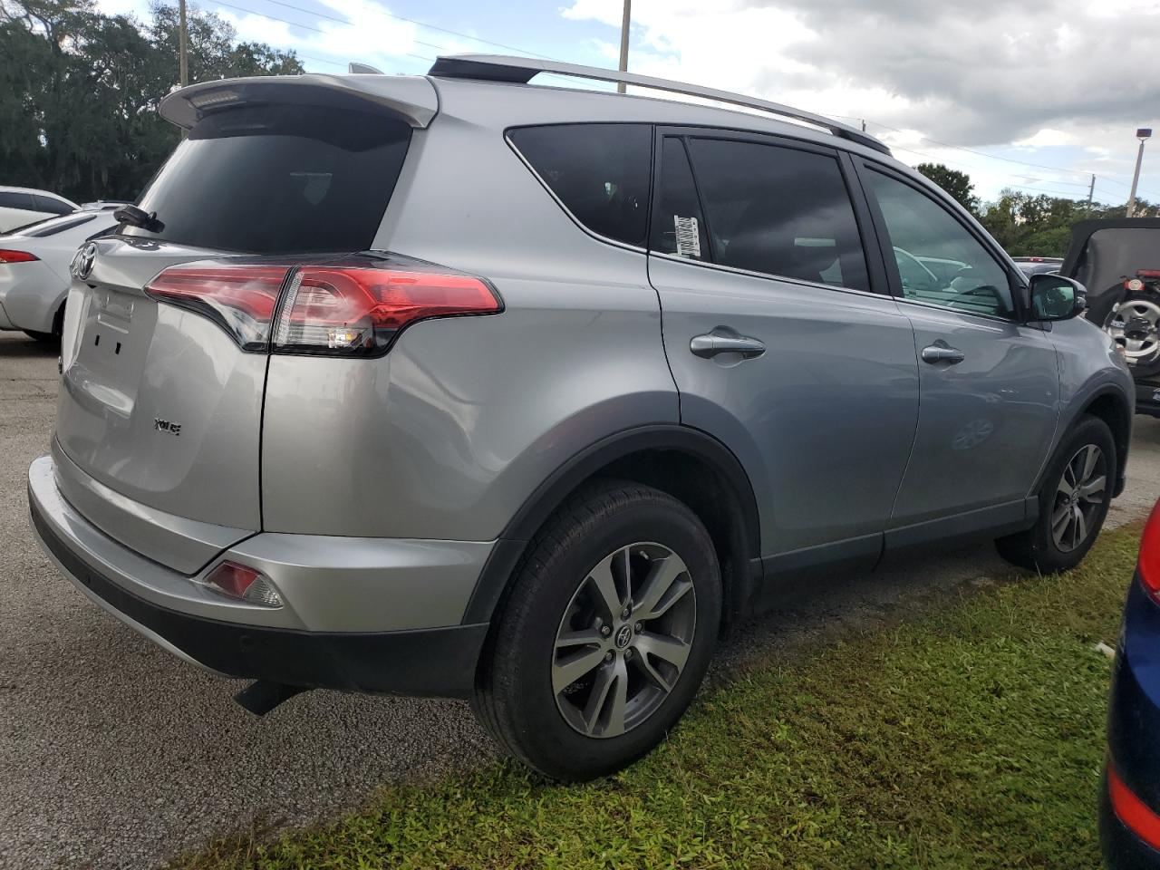 2017 Toyota RAV 4 - Image 3