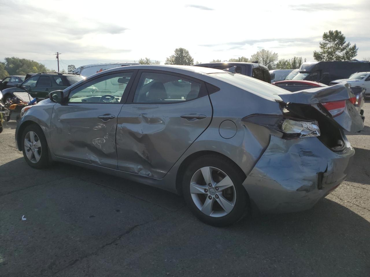 2012 Hyundai Elantra - Image 2