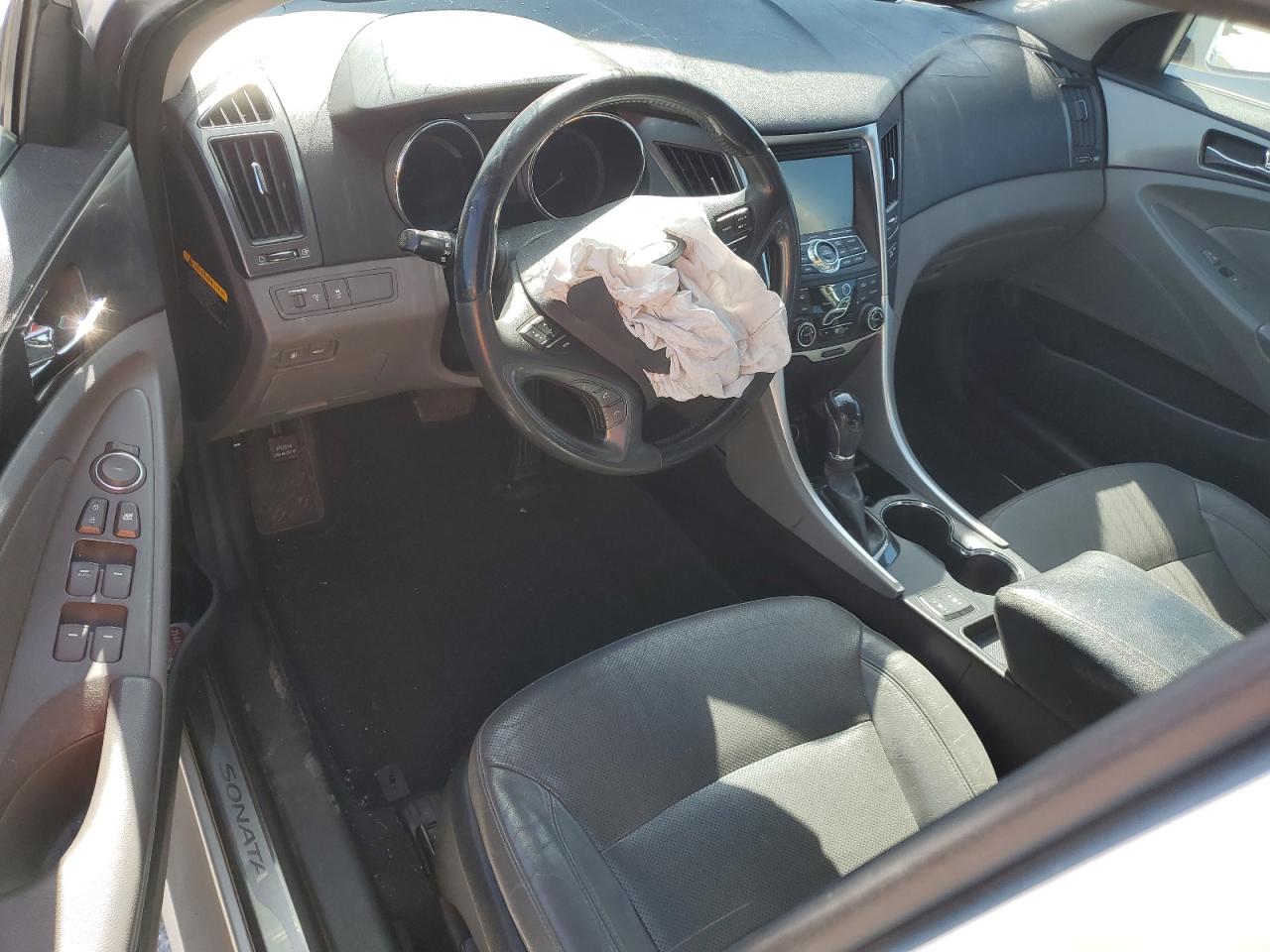 2012 Hyundai Sonata - Image 8
