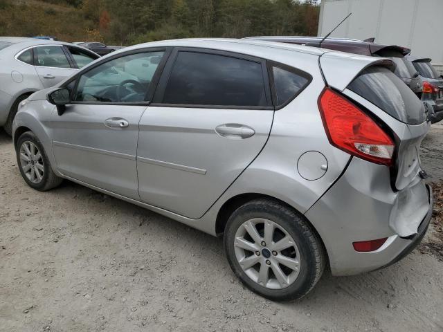  FORD FIESTA 2013 Сріблястий