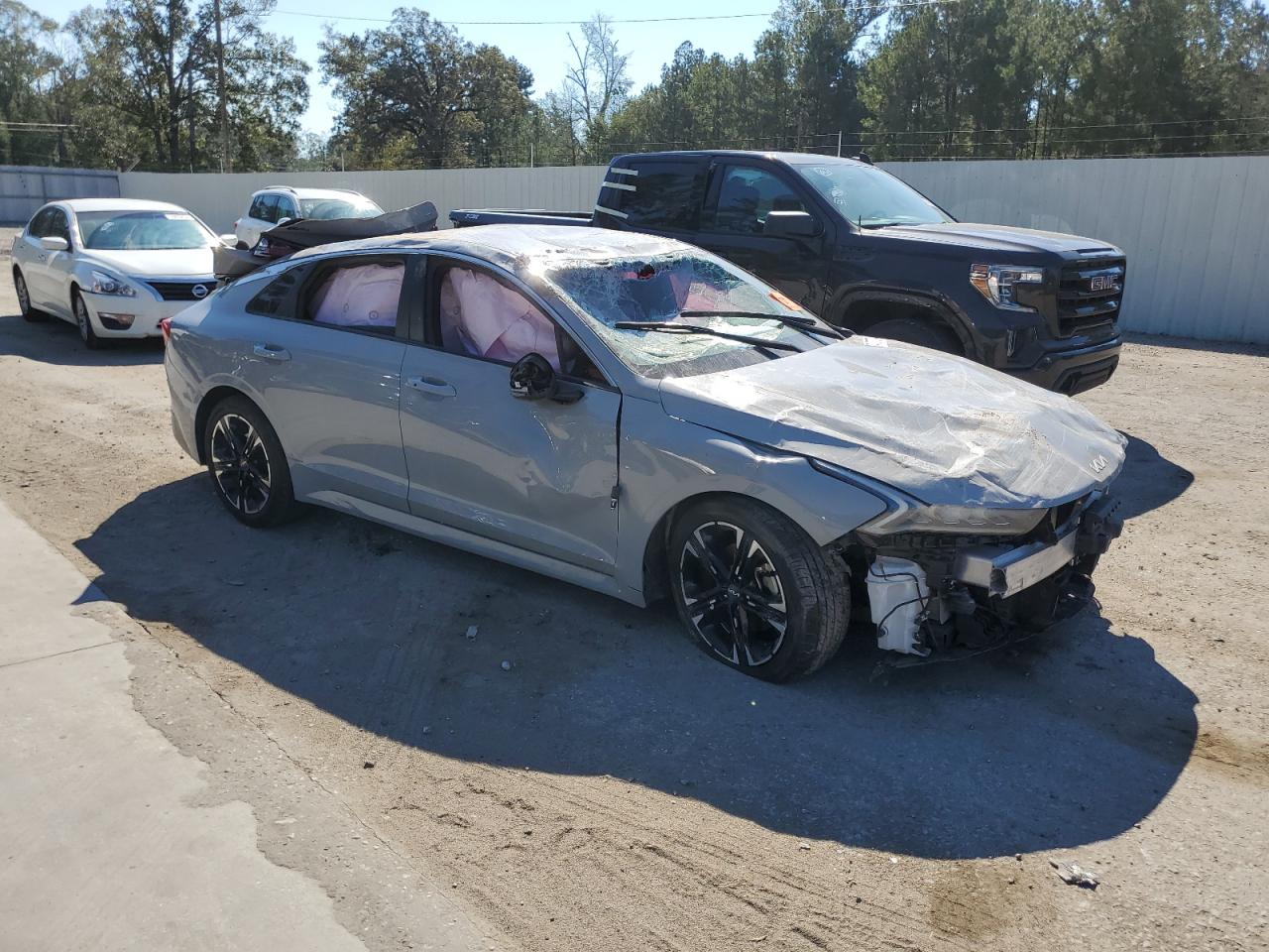 2022 Kia K5 - Image 4
