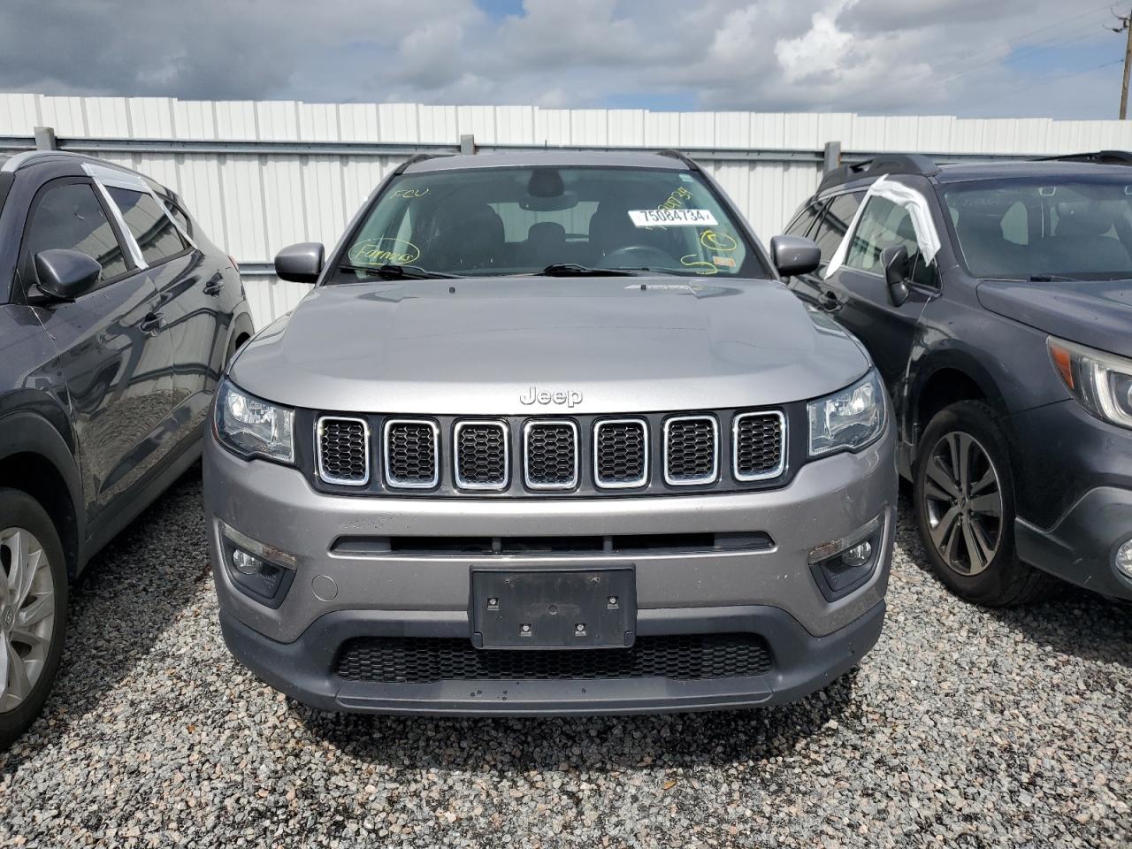 VIN 3C4NJDBB3JT262737 2018 JEEP COMPASS no.5